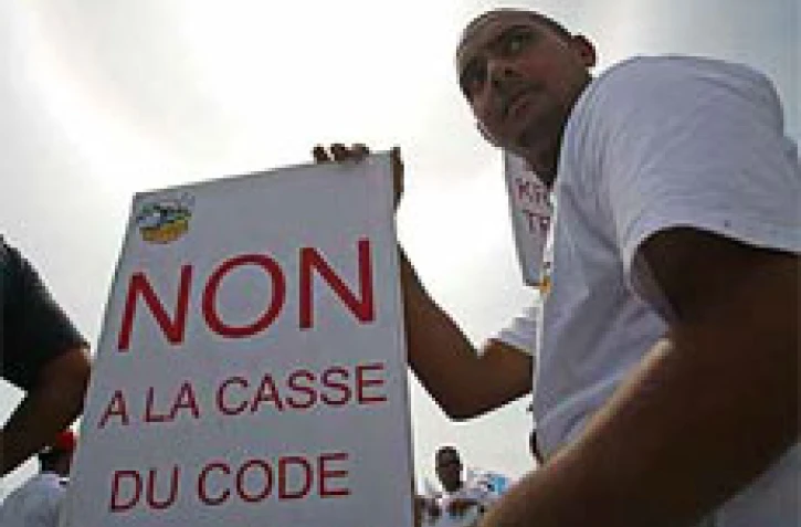 Mardi 21 novembre 2006 - 
A l'appel de l'intersyndicale entre 1000 et 1500 personnes ont manifesté contre la politique du gouvernement