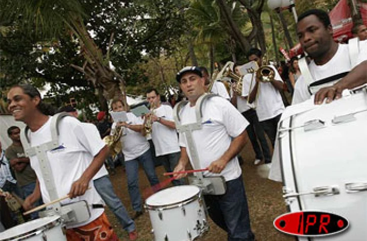 Vendredi 5 août 2005

La fanfare du conservatoire national de région a ouvert les festivités au Massalé