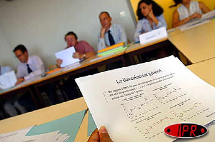 Vendredi 9 juillet 2004 - 

Christian Merlin présente les premiers résultats du bac 2004