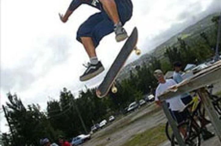 Compétition de roller, skate et BMX à l'Étang Salé le 30 juin 2002