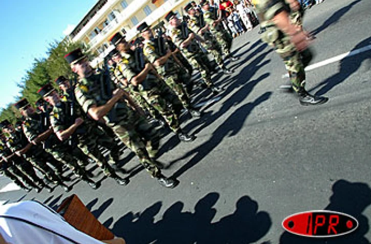 14 juillet 2003 - Images du défilé militaire à Saint-Denis