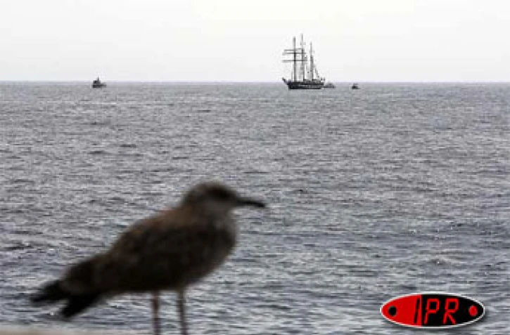 Mardi 3 juillet 2007 -

La Boudeuse à son arrivée à Monaco avec 6 Réunionnais à son bord