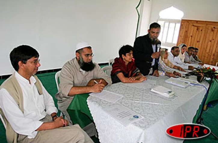 Lundi 31 octobre 2005 -
La mosquée Noor -el - Islam (lumière de l'islam) à Saint-Denis va fêter son centenaire. Il s'agit de la plus vieille mosquée de France
