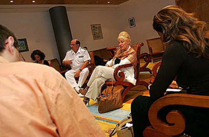 Mardi 6 juillet 2004 -

Nicole Ameline, ministre de la parité et de l'égalité professionnelle, veut &quot;rendre la violence illégitime&quot;