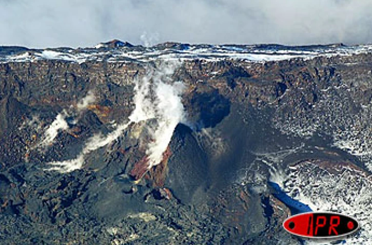 Dimanche 3 août 2003
Spectacle exceptionnel du volcan et du Piton des Neiges sous la neige glacée
