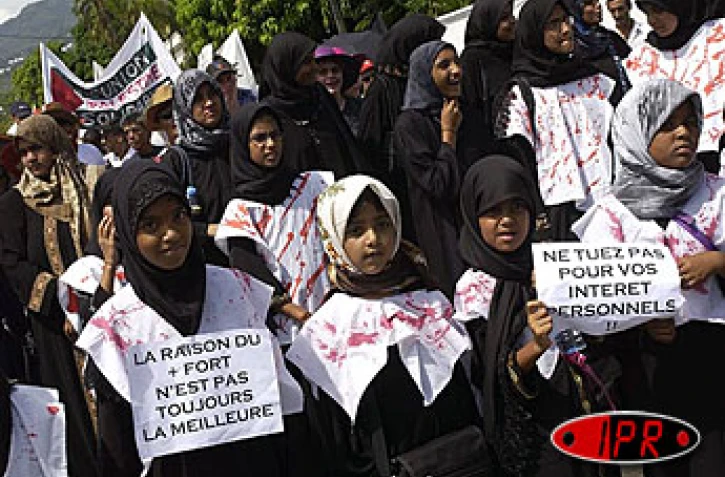Manifestation contre la guerre en Irak le 23 mars 2003 à Saint-Denis