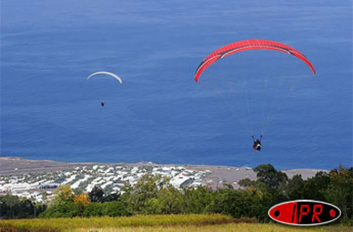 Lundi 7 novembre 2005 -

Le championnat de France de parapente a commencé tôt dans la matinée