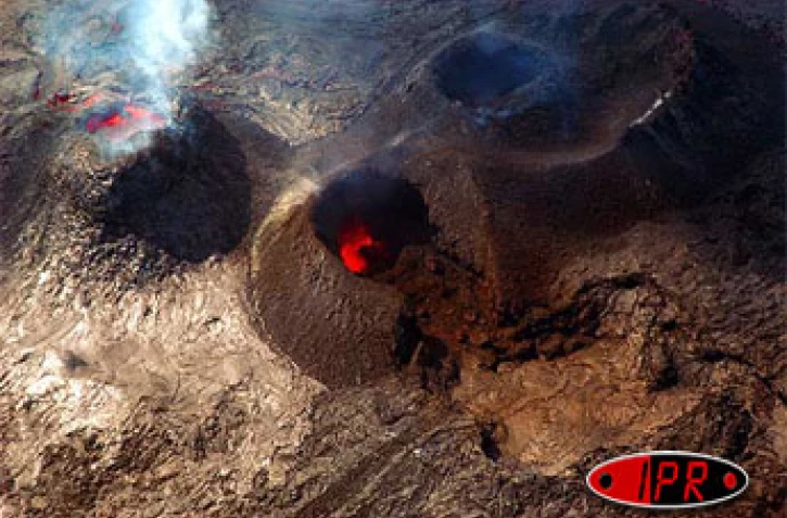 Vendredi 29 décembre 2006 - Piton de la Fournaise

Photo Jean-Pierre Villeneuve