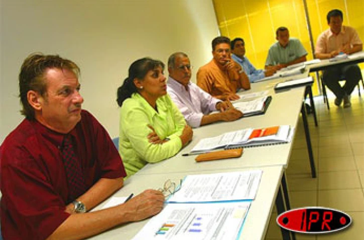 Lors de la conférence de presse à la chambre de commerce et d'industrie