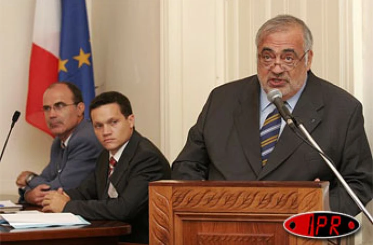 Vendredi 4 novembre 2005 -

Philippe Seguin, premier président de la cour des comptes, a assisté à l'audience solennelle de la chambre régionale des comptes