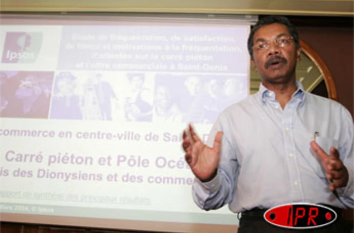 Vendredi 22 avril 2005 -René-Paul Victoria, député-maire de Saint-Denis