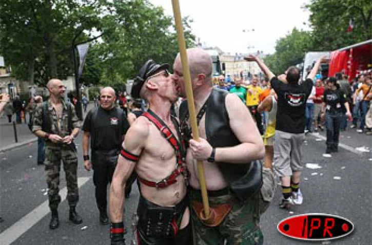 Samedi 30 juin 2007 -
La Gay pride 2007 à Paris - La Réunion a participé à la manifestation pour la première fois