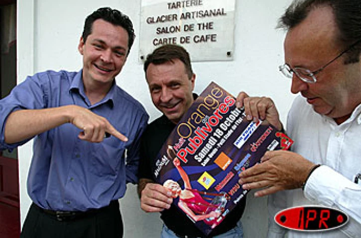 Mercredi 15 octobre 2003. Les organisateurs de la nuit des Publivores