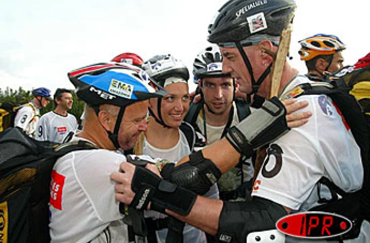 Dimanche 14 septembre 2003 - 15 équipes ont pris le départ à Saint-Benoît (Est) de la première édition du raid &quot;Réunion Terres d'Aventures&quot;