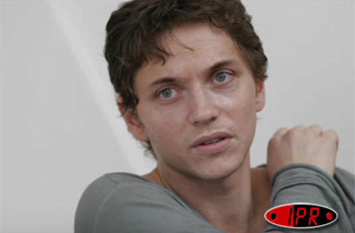 Le chanteur Raphaël