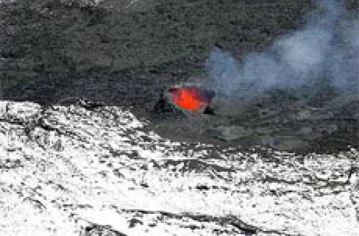 Mercredi 11 octobre 2006 

Spectacle tout chaud tout froid au volcan ou la communion de la neige et du feu