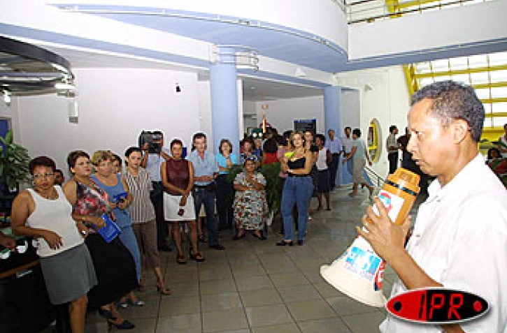 Mercredi 4 février 2004
Le personnel administratif du rectorat a débrayé une demie-journée