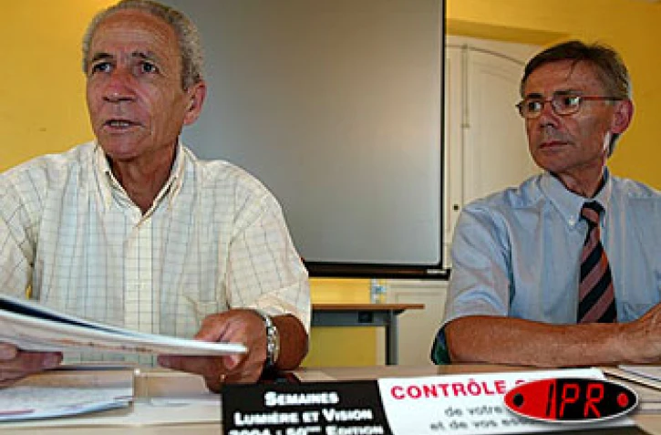 Lundi 15 novembre 2004
Jean-Michel Quiard, sous-préfet de Saint-Benoît, a présenté la semaine "Lumière et Vision"