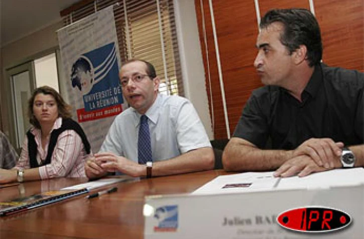 Jeudi 2 juin 2005 -Serge Svizzero, président de l'université de La Réunion, a dressé le bilan du 20ème Salon de l'Étudiant