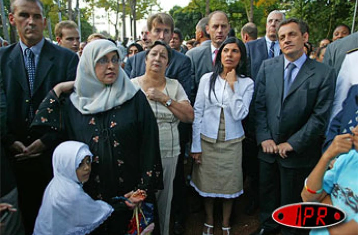 Jeudi 29 septembre 2005 -

Nicolas Sarkozy s'est rendu au jardin de l'Etat où se déroulaient les festivités pour la semaine de la laïcité