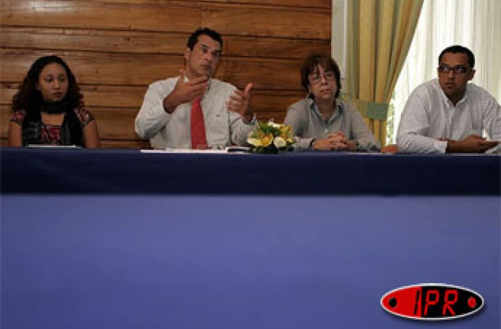 Vendredi 14 octobre 2005 -
Une journée des centenaires sera organisée dans plusieurs communes le jeudi 20 octobre 2005.