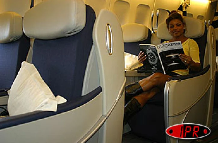 Mardi 14 décembre 2004
Air France effectuera la rotation Réunion Métropole à bord d'un Boeing 747 400