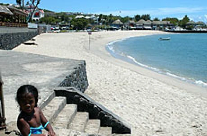Lundi 27 décembre 2004 -

Les plages ont été interdites jusque dans le milieu de l'après-midi
