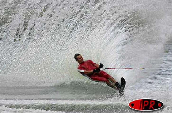 Dimanche 19 novembre 2006 -
Le Canal Sat Ski a eu lieu sur l'Étang de Saint-Paul