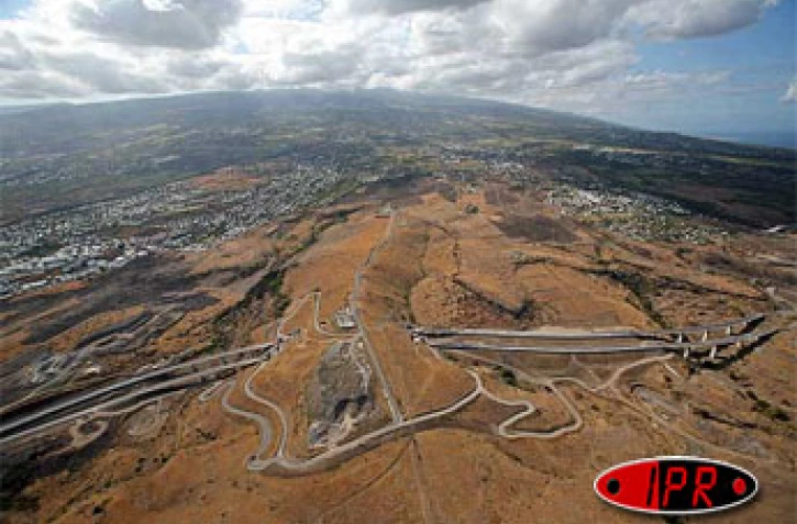 Plateau-cailloux - le chantier de la route des Tamarins