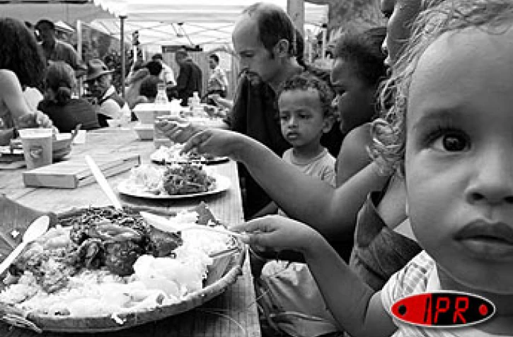 Dimanche 10 avril 2005 -

La fête tangue à la Grande Chaloupe a été un succès