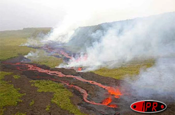 Lundi 2 avril 2007 -

Le piton de la Fournaise est entré en éruption à 10 heures