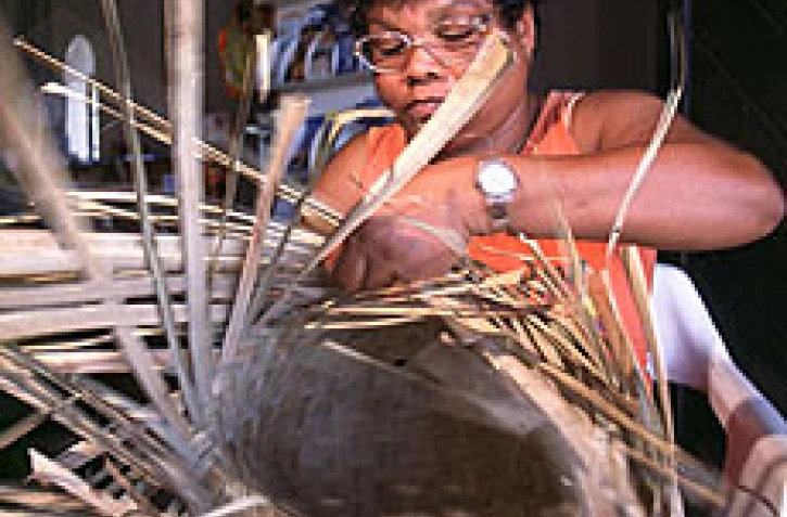 La 58ème édition du salon Fait Main se déroulera les 4, 5 et 6 juillet 2003 au parc des expositions de Saint-Denis. Elle rassemblera quelque 320 artisans