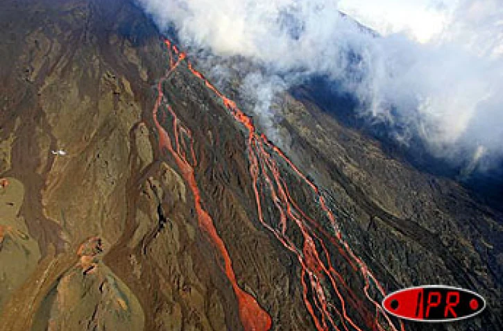 Piton de la Fournaise 

Éruption du vendredi 13 août 2004