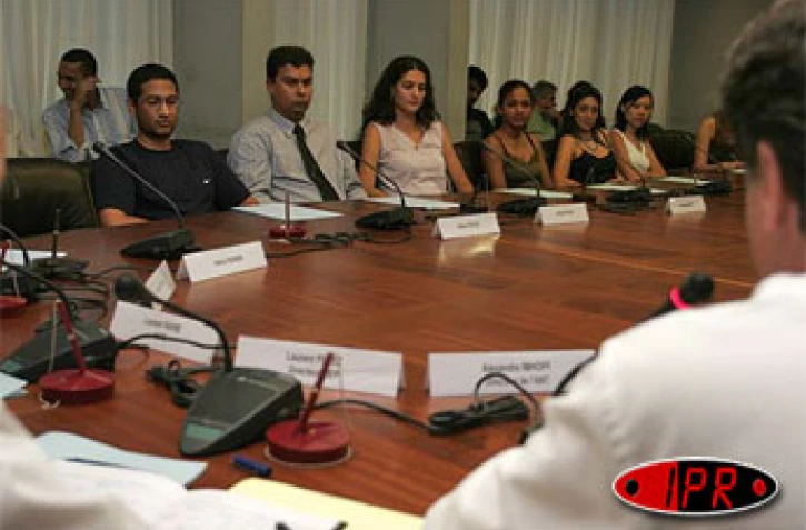 Lundi 13 juin 2005Des jeunes volontaires du progrès vont partir pour Madagascar