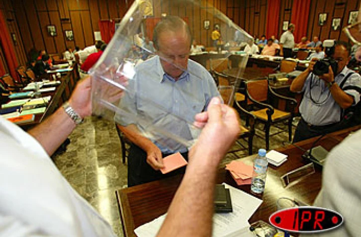 Vendredi 28 novembre 2003

Le budget de la chambre de commerce et d'industrie de La Réunion a été adopté à l'issue d'une séance houleuse