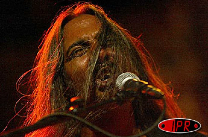 Vendredi 4 juin 2004

Le CD live de Ziskakan retrace l'histoire d'un des meilleurs groupes de La Réunion