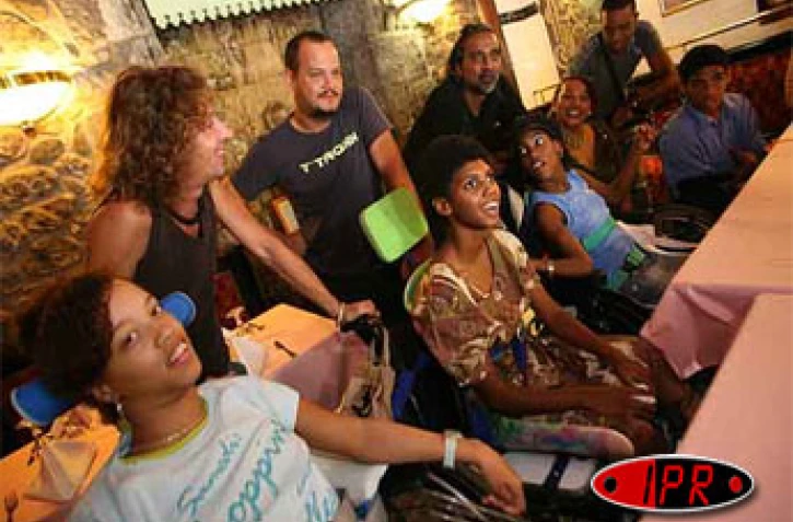 Vendredi 9 mars 2007 -

Ziskakan sera en concert à Champ Fleuri (Saint-Denis) le  samedi 17 mars