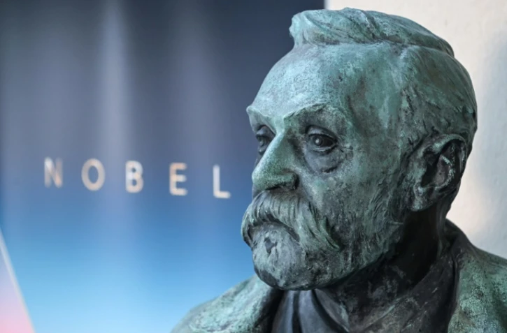 Grand nom ou découverte? Un Nobel imprévisible sacre la littérature