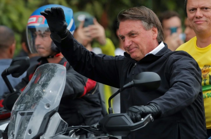 Brésil: fin de campagne à pied et à moto pour Lula et Bolsonaro