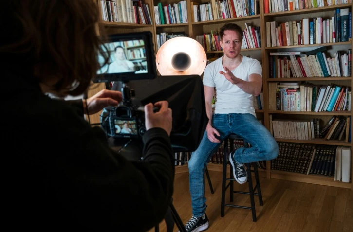 "Serial thinker", le prof de philo qui cartonne avec ses vidéos TikTok