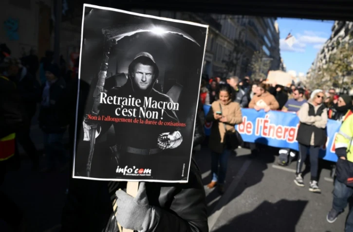 Retraites: les organisations de jeunesse soutenues par LFI défilent à Paris

