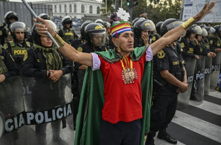 Pérou: un mort lors d'affrontements à la veille du grand rassemblement prévu à Lima