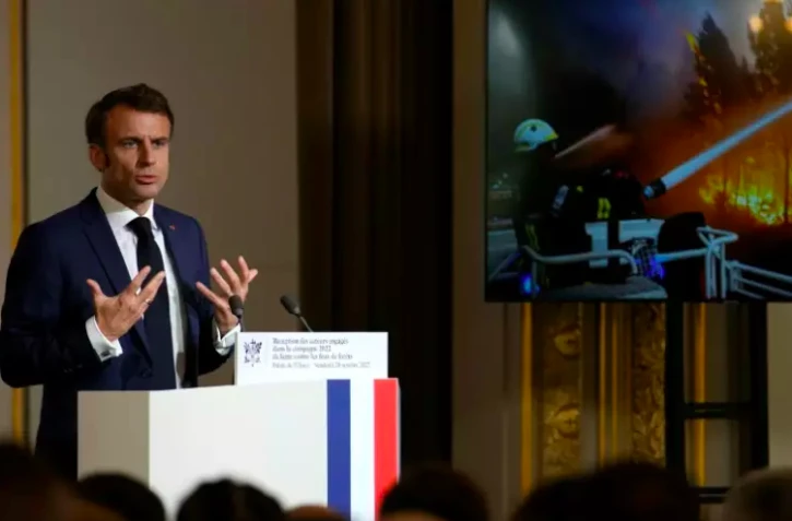 Emmanuel Macron et feux de forêts