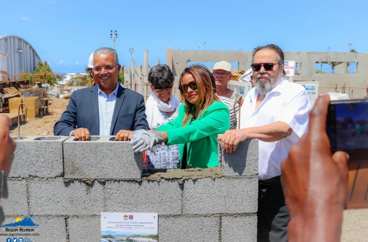 La Région présente à la pose de la première pierre de l'Aqualoisir de Saint-Pierre