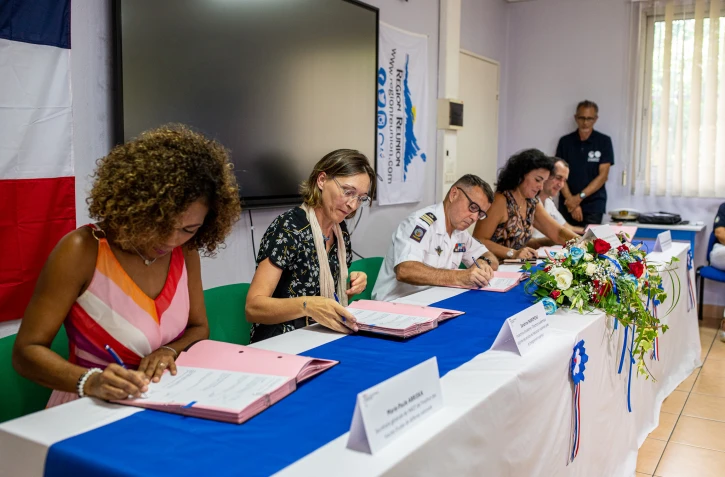 Signature de convention Astrolabe/ lycée de Lépervanche