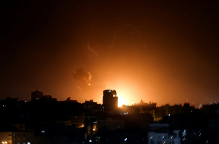 Missiles israéliens contre roquettes palestiniennes dans la nuit de Gaza