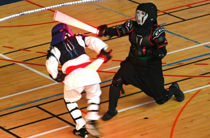 Des apprentis Jedi à l'assaut du premier championnat de France de sabre laser