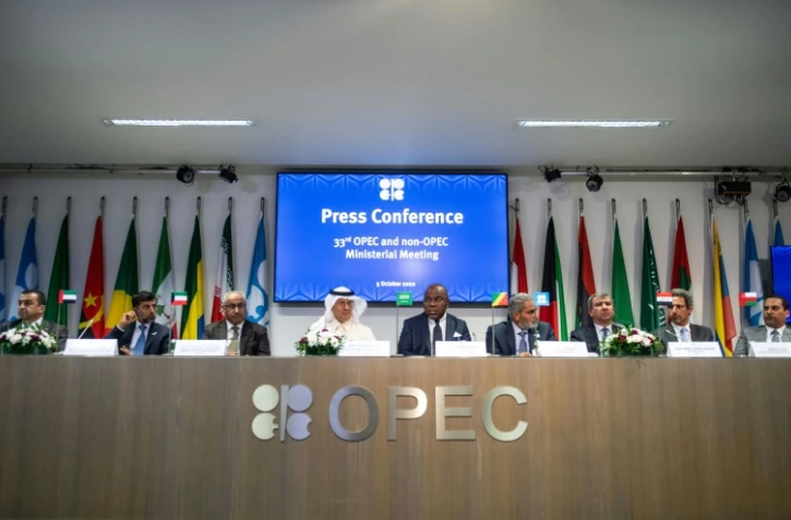 Pétrole: l'Opep+ sabre ses quotas de production, Biden "déçu"