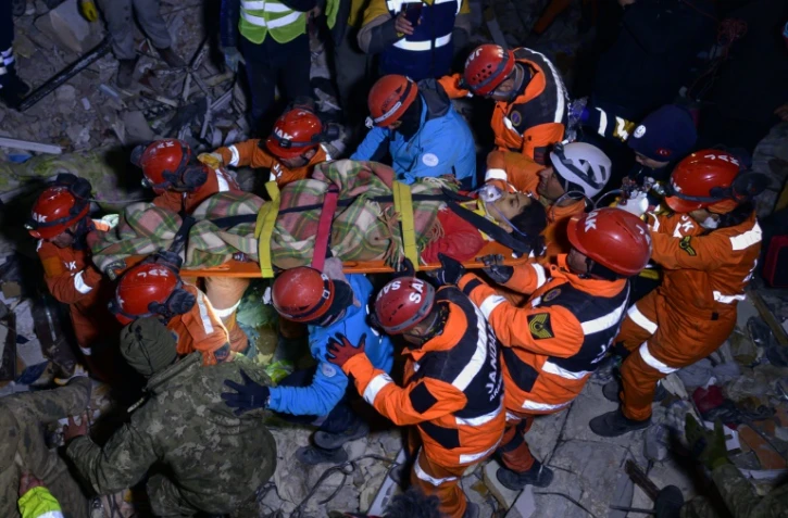 Séisme: l'aide internationale acheminée dans l'ensemble de la Syrie, plusieurs enfants rescapés