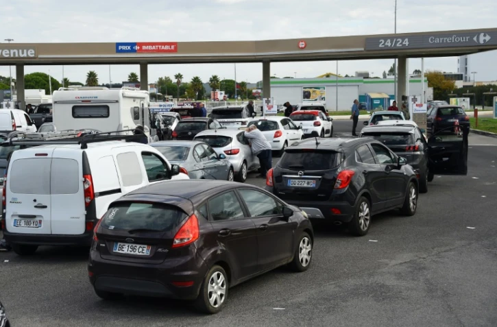 Pénuries de carburants: le bras de fer entre TotalEnergies et la CGT se poursuit